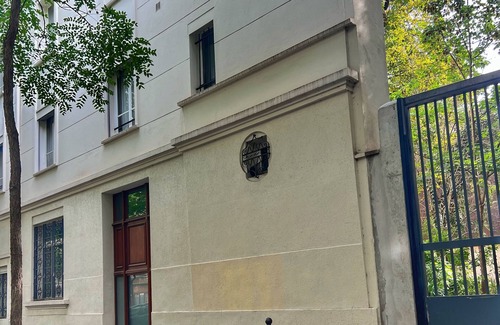 Combat Apartment | Fresh Modern Parisian flat next to Parc des Buttes Chaumont and Canal