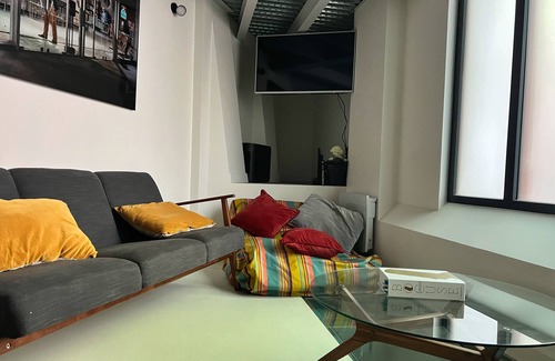 Combat Apartment | Fresh Modern Parisian flat next to Parc des Buttes Chaumont and Canal