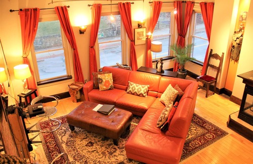 Highland Park Apartment | *Fresh* Modern Triplex in a Classic Boston Row House, Amazing City Views!