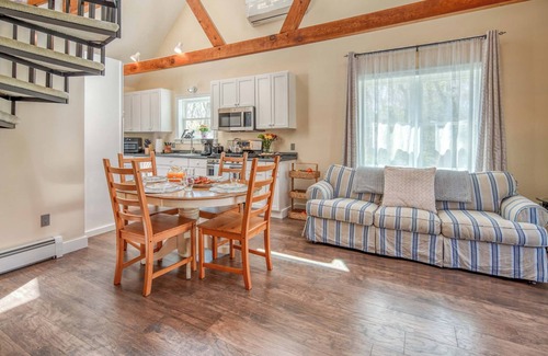 Vineyard Haven House | Fresh Quiet Hidden Gem, Pet & Kid Friendly, close to V.T.A., VH and farmstand-5*