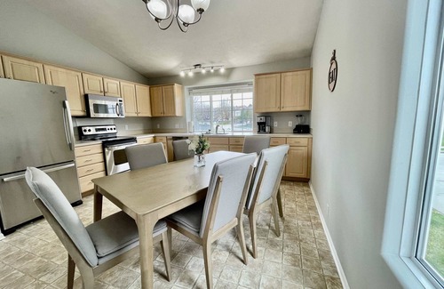 Omaha House | Fresh West Omaha Home For Your Entire Group