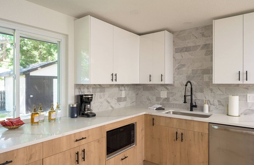 Westminster House | Freshly remodeled home in Westminster. HotTub, Movie Theater, Pool Table, Arcade