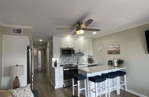 Folly Field Condo | FRESHLY RENOVATED OCEAN VILLA – COASTAL STYLE & OCEAN VIEWS
