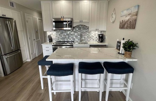 Folly Field Condo | FRESHLY RENOVATED OCEAN VILLA – COASTAL STYLE & OCEAN VIEWS