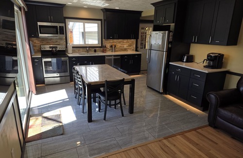 Mayfield House | Freshly renovated house on Spider Lake