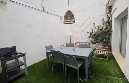 Pomerols House | Freshly renovated winegrower's house in the heart of the village