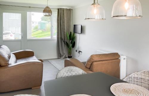 Pembroke House | Freshwater Chalet
