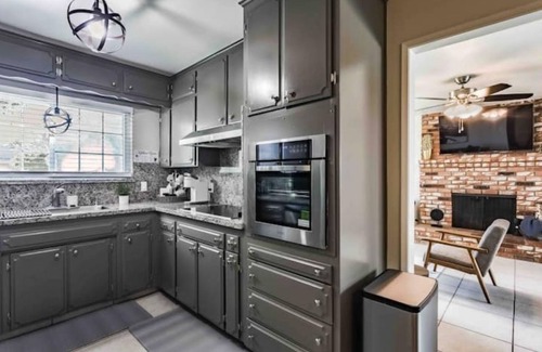 Raisin House | Fresno State 4BR/2BA+Private Pool +Game Room+ Gym!