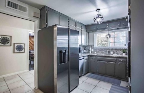 Raisin House | Fresno State 4BR/2BA+Private Pool +Game Room+ Gym!