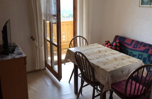 Untergriesbach Apartment | Freundliche, geräumige Wohnung mit Balkon in Südlage