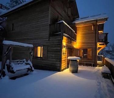 Saint-Etienne-de-Tinee Ski Chalet | FRGK "Chalet de Prestige"