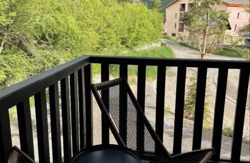 Saint-Etienne-de-Tinee Ski Chalet | FRGK "Elegant Apartment Auron 8 Persons Unbeatable View, Terrace"