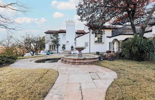 Central Oklahoma City Apartment | Frida at El Sueño