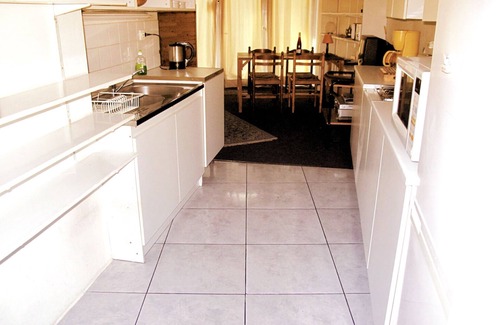 Clignancourt Apartment | Friendly 35m2 Budget-Studio Montmartre 2/4/5 sleeps