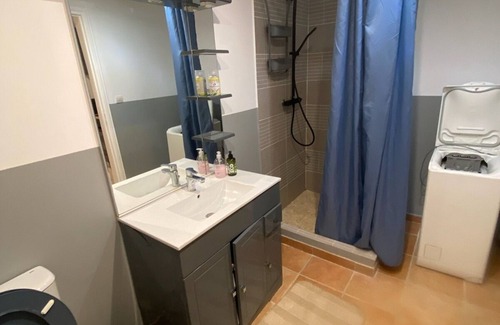 Aix-en-Provence Apartment | Friendly and quiet 10 minutes walk from the rotunda