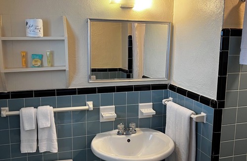 Edgewater House | ❤️FRIENDLY & CLEAN BOUTIQUE MOTEL 6❤️
