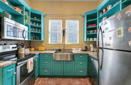 East Ybor House | FRIENDLY House - 2/2 walkable to all of Ybor