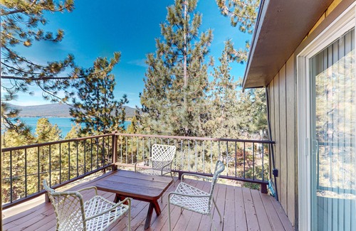 Brockway Cabin | Friendly lake stay with mtn views, wood fireplace, games, and al fresco dining