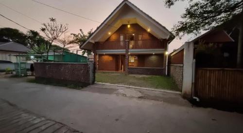 Dayeuhkolot House | Friendly Ncie property