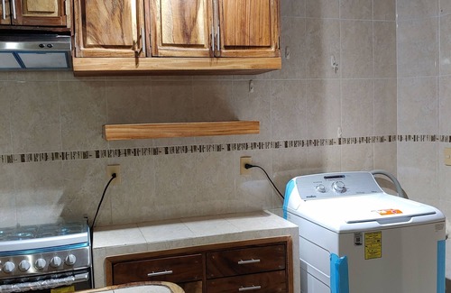 Acapulco House | Friendly neighborhood townhouse nearby mall and, 12 mins. airport and ocean.