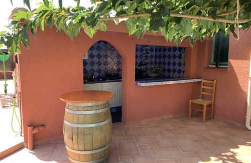 Bompas House | Friendly villa with swimming pool close to the beach