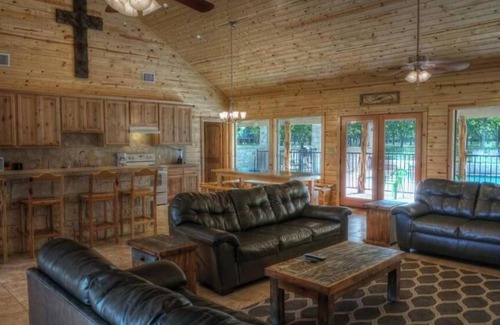 Leakey Other | Frio Pecan Farm House 26