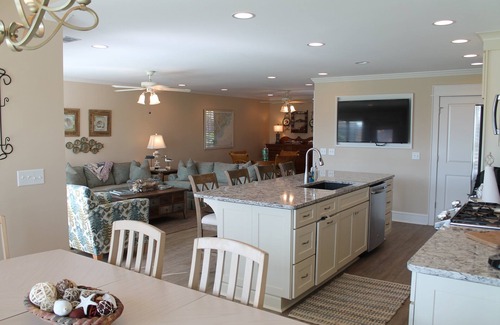 Saint Helena Island Villa | Fripp's Best Location and Just Steps Away from the Beach!