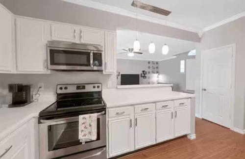 Frisco Apartment | Frisco Castle | 3BR, GarageParking, Gated Backyard