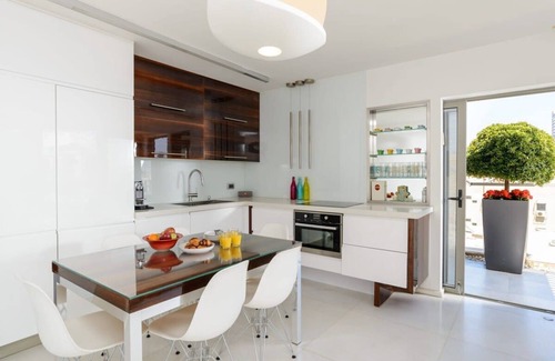 Tel Aviv City Center Apartment | Frishman 3BR Penthouse w Jacuzzi by HolyGuest