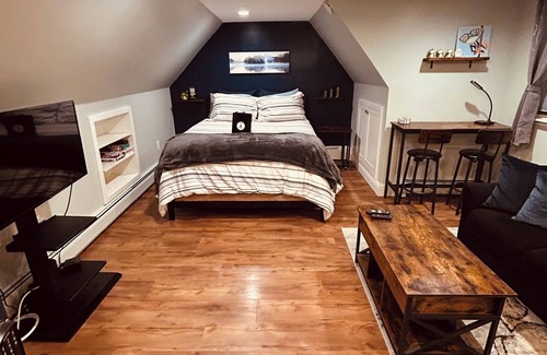 Enfield Apartment | Frog Suite Apartment