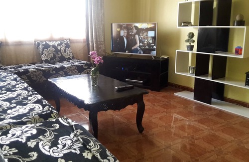Hai Omaria Apartment | From France, Large F3 ADSL in the heart of Oran city center, 200 m from the sea front