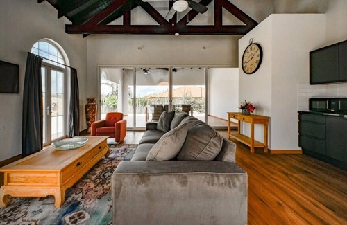 Santa Cruz House | From its exclusive nature location, the secluded villas embrace open-air layouts