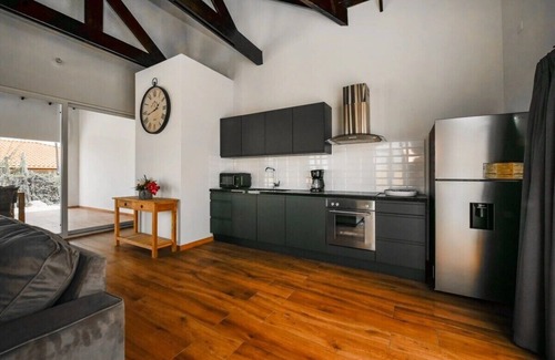 Santa Cruz House | From its exclusive nature location, the secluded villas embrace open-air layouts