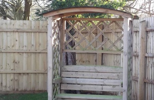 Dorchester Cottage | FROME LODGE HOUSE, pet friendly, with open fire in Dorchester