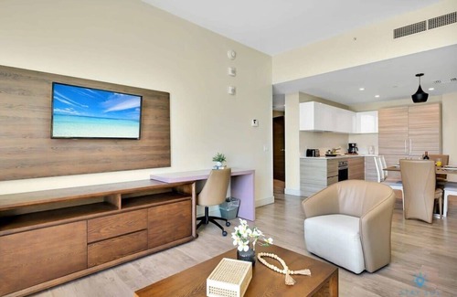 Hollywood Apartment | Front Bay View Terrace| Rooftop Pool| Near Beach