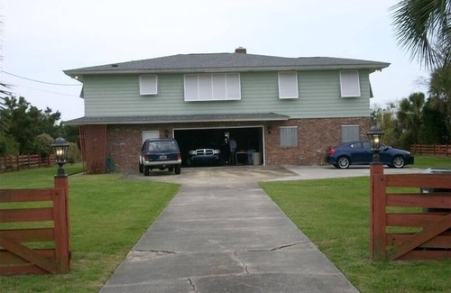 Sullivan's Island House | Front Beach Beautiful View 3 Bedroom Home