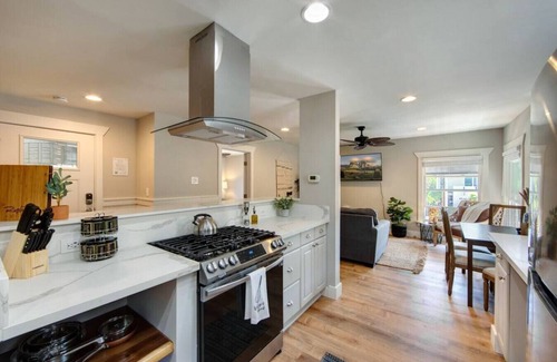 Coronado Apartment | Front Building 1-4 - B Ave Bungalows · Four 1/1 Units, 5-10 Min Walk to Coronado Beach!