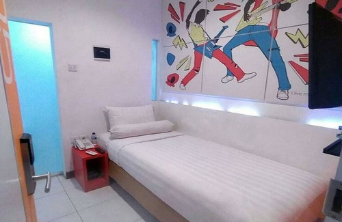 Banjarsari Hotel | Front One Budget Hotel Tirtonadi Solo