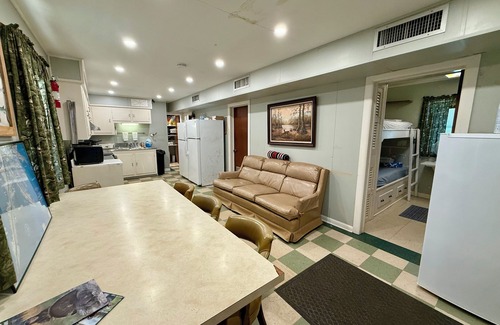 Venice Boat Rental | FRONT ROW VENICE MARINA 3 Beds 1 Bath Sleeps 10 HUGE FRONT DECK W/D ICE WIFI &TV