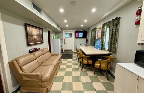 Venice Boat Rental | FRONT ROW VENICE MARINA 3 Beds 1 Bath Sleeps 10 HUGE FRONT DECK W/D ICE WIFI &TV