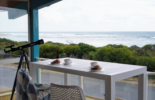 Falcon House | Front Row views and 50m from the beach. Beach House Avalon.