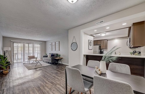 Georgetown Apartment | Frontdesk | 1 BR 10 mins to ND Stadium