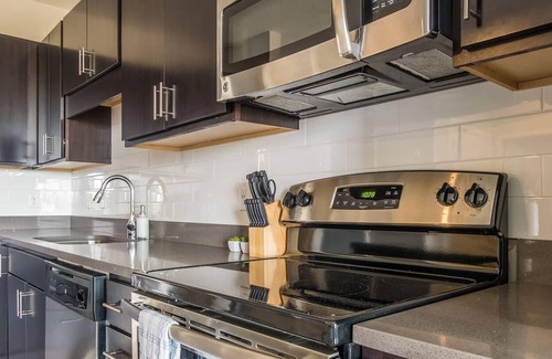 Nicollet Island Apartment | Frontdesk | 1 BR Apt near the Mississippi River