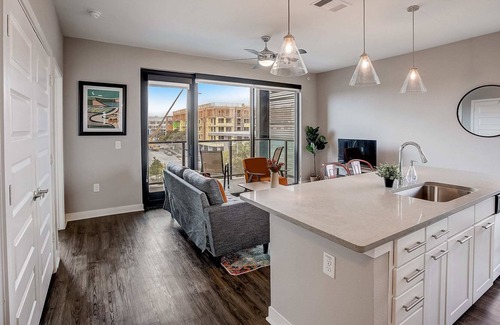 Highland Apartment | Frontdesk | 2 BR Apt short drive to Lake Travis