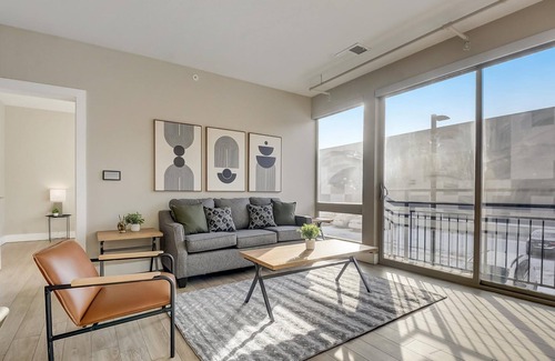 Cole-Noble District Apartment | Frontdesk | 2 BR Apt near the Indy Motor Speedway