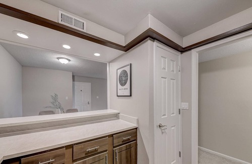 Georgetown Apartment | Frontdesk | 2 BR in Georgetown