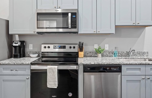 Cultural District Apartment | Frontdesk | Chic 1 BR Downtown