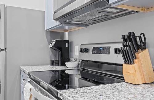 Cultural District Apartment | Frontdesk | Chic 1 BR Downtown