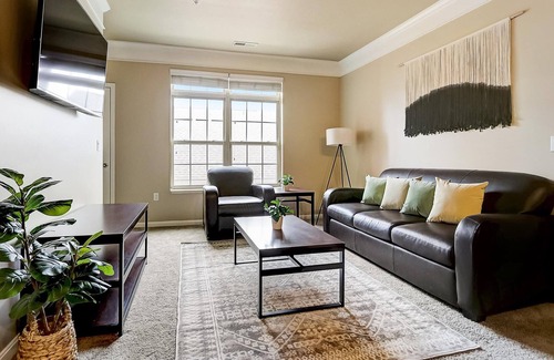Roseland Apartment | Frontdesk | Open 2 BR Apt near Downtown South Bend