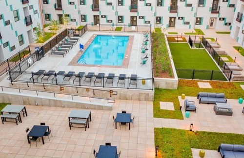 Downtown Des Moines Apartment | Frontdesk | Spacious and Updated 2 BR Apt